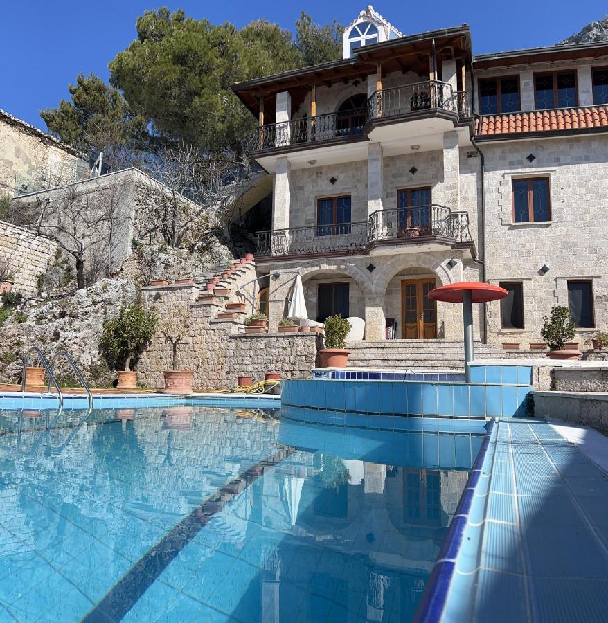 Villa Celaj “The Castle” Krujë Eksteriør bilde